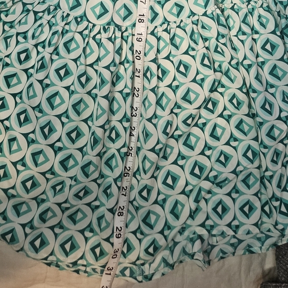 🩷💜Entro Green & White Puff Sleeve Mini Dress – Size Small🩷💚 - Picture 3 of 8